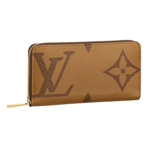 LUXURY MYSTERY BOX WORTH 1K - Picture 5 of 12